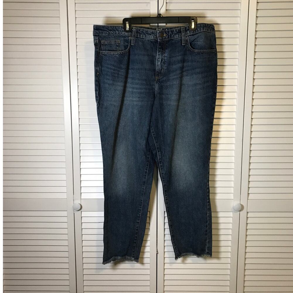 Universal Thread High-Rise Med Wash Straight Denim Jean 18/34R